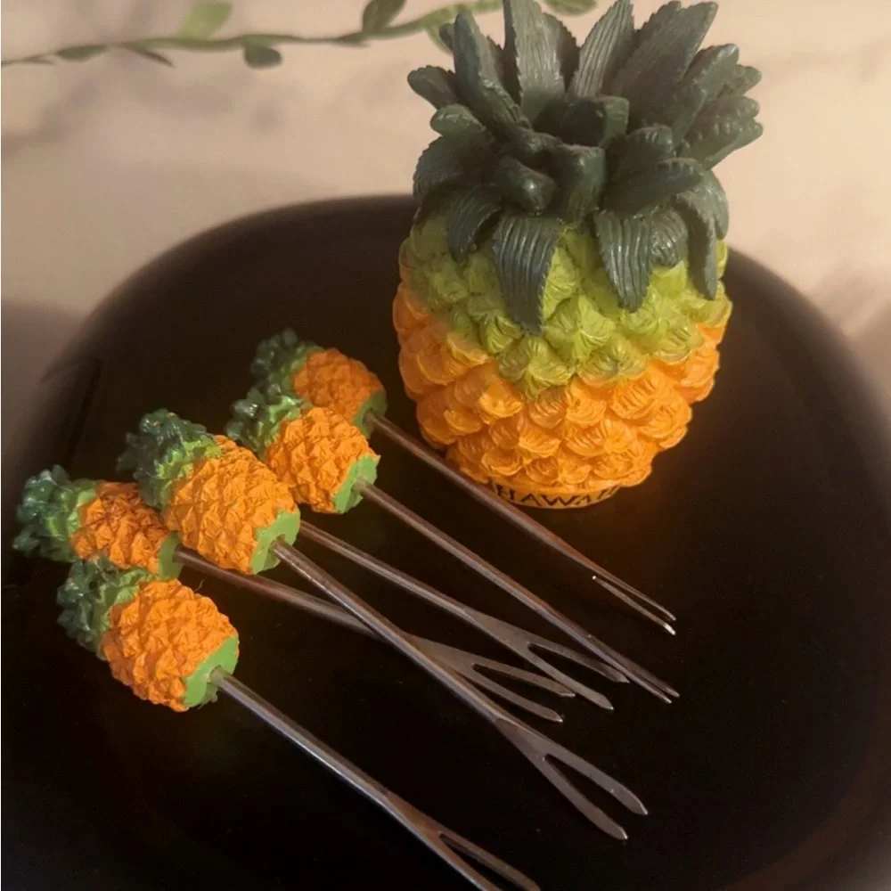 Pineapple-Themed Party Picks